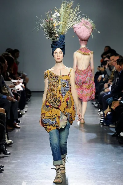 Look 8
